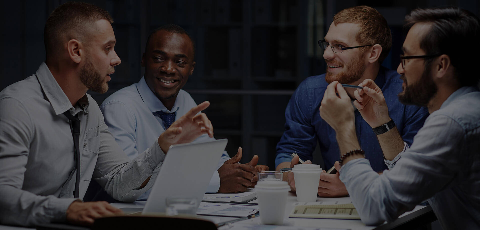 xperteer Berater im Kundengespräch über ERP-Integration